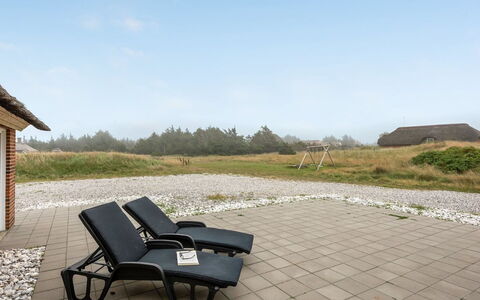 Matrona - 750M from the Sea: Hütte, Zuhause, Haus, Dach, Veranda, Estate, Abstellgleis, Gartenbauten, Bauernhaus, Garten