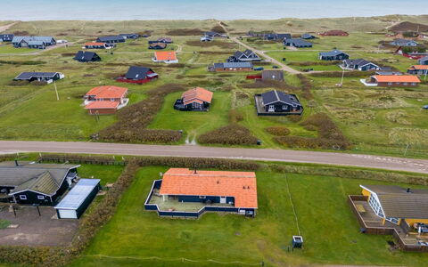 Odmar - 300M from the Sea: Auto, Fließheck, Familienauto