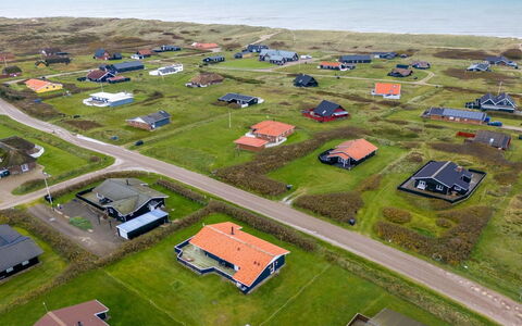 Odmar - 300M from the Sea: Holz, Haus, Hütte, Zuhause, Dach, Ländliches Gebiet, Abstellgleis, Blockhaus, Gartenbauten, Hartholz