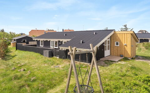 Gerlis - 75M from the Sea: Holz, Haus, Hütte, Zuhause, Dach, Ländliches Gebiet, Abstellgleis, Blockhaus, Gartenbauten, Hartholz