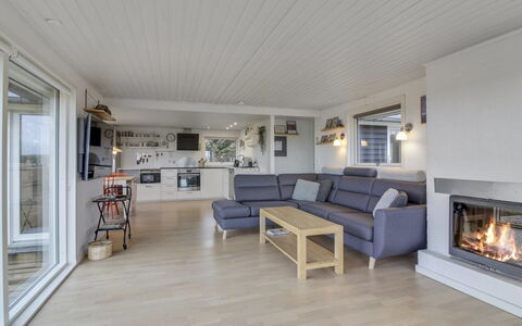 Carelle - 300M from the Sea: Holz, Flooring, Fussboden, Holzboden, Decke, Interior Design, Zuhause, Möbel, Wohnzimmer, Hartholz