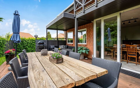 Thiokk - 500M from the Sea: Holz, Zuhause, Veranda, Deck, Hartholz, Dach, Holzbeize, Holzboden, Eco Hotel