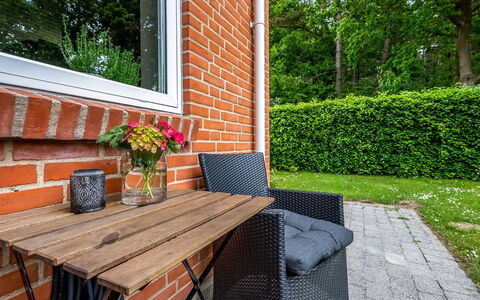 Thiokk - 500M from the Sea: Holz, Zuhause, Veranda, Deck, Hartholz, Dach, Holzbeize, Holzboden, Eco Hotel