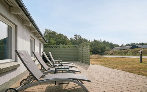 Lenni - 700M from the Sea: Holz, Zuhause, Veranda, Deck, Hartholz, Dach, Holzbeize, Holzboden, Eco Hotel