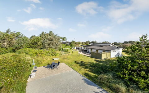 Lenni - 700M from the Sea: Holz, Zuhause, Veranda, Deck, Hartholz, Dach, Holzbeize, Holzboden, Eco Hotel