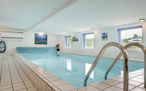 Lenni - 700M from the Sea: Holz, Zuhause, Veranda, Deck, Hartholz, Dach, Holzbeize, Holzboden, Eco Hotel