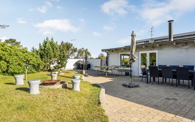 Lenni - 700M from the Sea