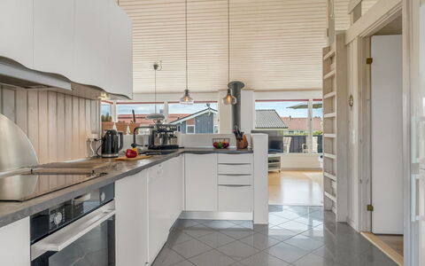 Nedelko - 250M from the Sea: Küche, Interior Design, Countertop, Flooring, Decke, Holz, Möbel, Fussboden, Cabinetry, Küchengerät