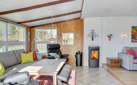 Ingebritt - 1.5Km from the Sea: Möbel, Interior Design, Couch, Wohnzimmer, Decke, Zimmer, Hütte, Stuhl