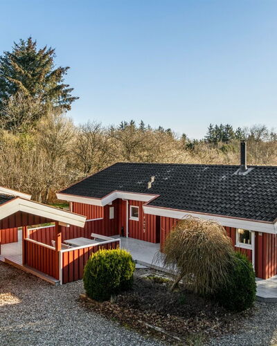 Anneke - 2Km from the Sea