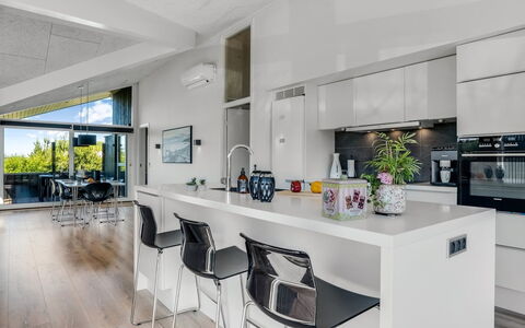 Danila - 600M from the Sea: Möbel, Interior Design, Küche, Flooring, Countertop, Decke, Light Fixture, Fussboden, Stuhl, Küchengerät