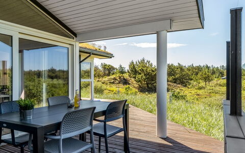 Danila - 600M from the Sea: Veranda, Zuhause, Dach, Schatten, Deck, Outdoor Struktur, Estate, Balkon, Terrasse, Glas