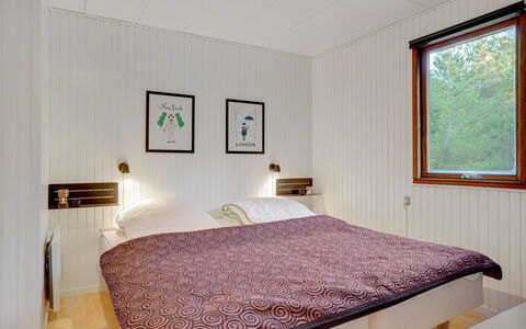 Antoinetta - 900M from the Sea: Holz, Interior Design, Schlafzimmer, Decke, Bett, Flooring, Fussboden, Bettdecke, Möbel, Zimmer