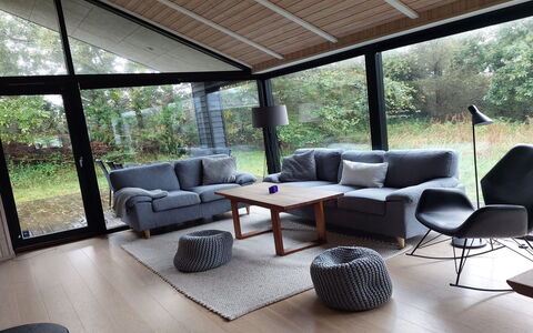 Ilmarinen - 561M from the Sea: Möbel, Interior Design, Holz, Flooring, Fussboden, Wohnzimmer, Couch, Zuhause, Stuhl, Holzboden
