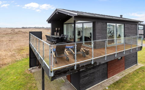 Gerniot - 500M from the Sea: Die Architektur, Dach, Zuhause, Verbundwerkstoff, Daylighting, Abstellgleis, Auffahrt