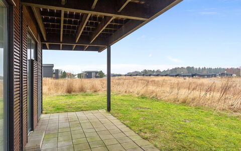 Gerniot - 500M from the Sea: Die Architektur, Dach, Zuhause, Verbundwerkstoff, Daylighting, Abstellgleis, Auffahrt