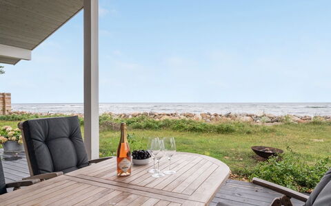Pascal - 25M from the Sea: Möbel, Himmel, Stuhl, Tabelle, Holz, Gartenmöbel, Tisch Im Freien, Küche & Esszimmer Tisch, Meer, Hartholz