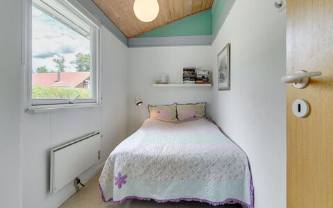 Elva - 150M from the Sea: Interior Design, Decke, Schlafzimmer, Flooring, Fussboden, Beleuchtung, Bett, Zuhause, Zimmer, Light Fixture