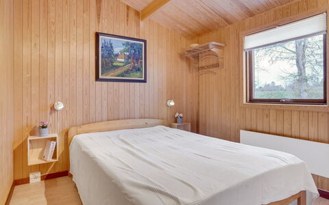 Agda - 100M from the Sea: Interior Design, Schlafzimmer, Wand, Holz, Bett, Flooring, Fussboden, Decke, Zimmer, Möbel