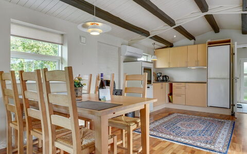 Gull - 150M from the Sea: Möbel, Flooring, Interior Design, Fussboden, Holz, Decke, Zimmer, Küche, Küche & Esszimmer Tisch, Holzboden