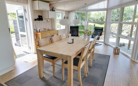 Aatos - 500M from the Sea: Möbel, Flooring, Interior Design, Fussboden, Holz, Holzboden, Stuhl, Esszimmer, Küche & Esszimmer Tisch, Decke