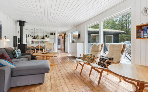 Elin - 3Km from the Sea: Flooring, Holz, Interior Design, Holzboden, Fussboden, Decke, Möbel, Wohnzimmer, Zuhause, Couch
