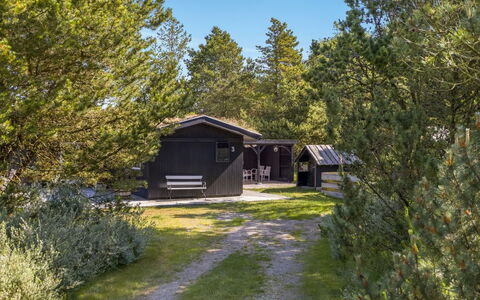 Elin - 3Km from the Sea: Dach, Grundstueck, Hütte, Zuhause, Ländliches Gebiet, Schuppen, Abstellgleis, Gartenbauten, Blockhaus, Hütte