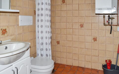 Urmas - 1Km from the Sea: Badezimmer, Armatur, Flooring, Fussboden, Bad Sink, Interior Design, Sinken, Zapfhahn, Toilleten Sitz, Toilette