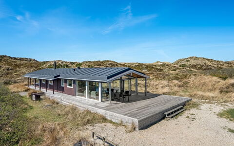 Hristina - 200M from the Sea: Dach, Grundstueck, Hütte, Zuhause, Ländliches Gebiet, Schuppen, Abstellgleis, Gartenbauten, Blockhaus, Hütte