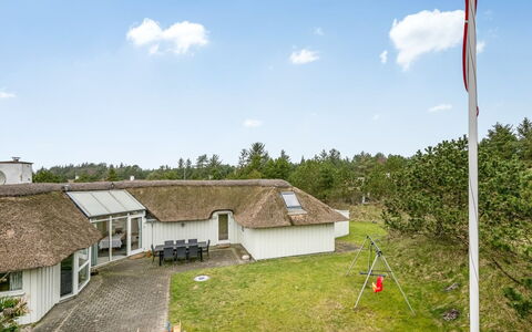 Angelika - 1.6Km from the Sea: Möbel, Interior Design, Stuhl, Flooring, Tabelle, Resort, Fussboden, Decke, Zimmer, Eco Hotel