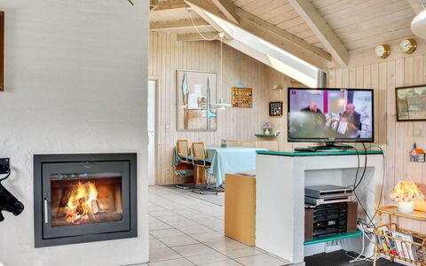 Angelika - 1.6Km from the Sea: Möbel, Interior Design, Stuhl, Flooring, Tabelle, Resort, Fussboden, Decke, Zimmer, Eco Hotel