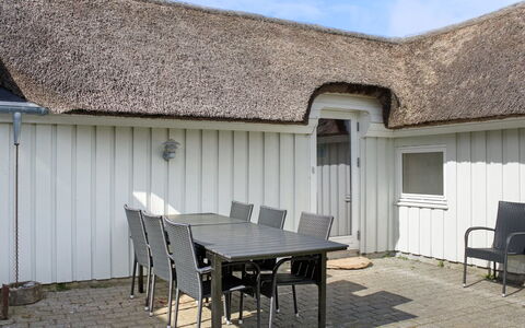 Angelika - 1.6Km from the Sea: Möbel, Interior Design, Stuhl, Flooring, Tabelle, Resort, Fussboden, Decke, Zimmer, Eco Hotel