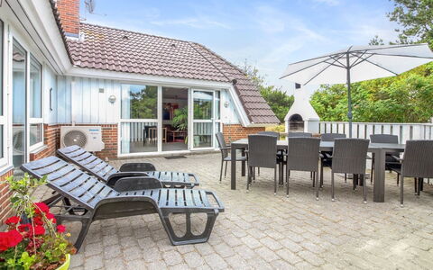 Tuula - 1Km from the Sea: Dach, Haus, Zuhause, Hütte, Abstellgleis, Estate, Auffahrt, Gartenbauten, Garten, Schuppen