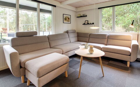 Blia - 1.5Km from the Sea: Wohnung, Wohnzimmer, Holzboden, Holzbeize, Hotel