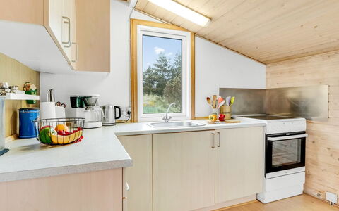 Agir - 600M from the Sea: Interior Design, Flooring, Holz, Küche, Küchengerät, Möbel, Decke, Fussboden, Countertop, Zimmer