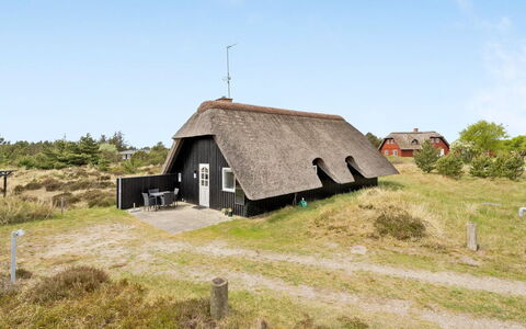 Vladan - 1.6Km from the Sea: Hütte, Zuhause, Haus, Dach, Veranda, Estate, Abstellgleis, Gartenbauten, Bauernhaus, Garten