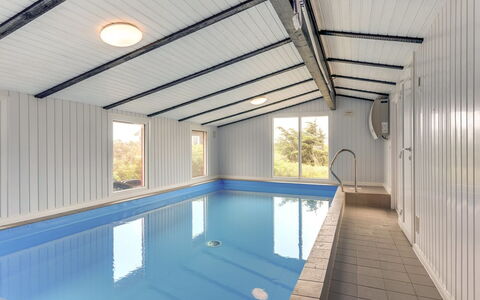 Mogens - from the Sea: Schwimmbad, Fussboden, Verbundwerkstoff, Decke, Schatten, Design, Hartholz, Resort, Hotel, Daylighting