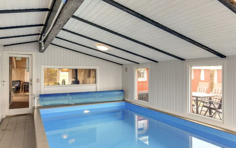Mogens - from the Sea: Schwimmbad, Flooring, Fussboden, Verbundwerkstoff, Resort, Schatten, Holzbeize, Design, Hartholz, Eco Hotel