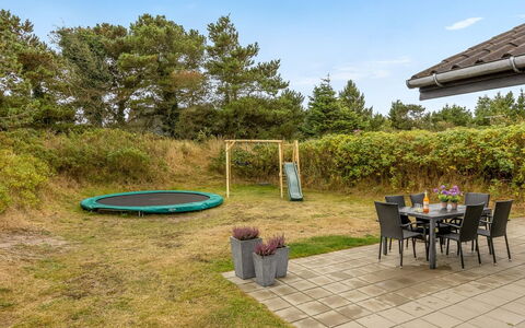 Gillis - 900M from the Sea: Gras, Grundstueck, Garten, Rasen, Schatten, Landscaping, Hinterhof, Wiese, Garten, Park
