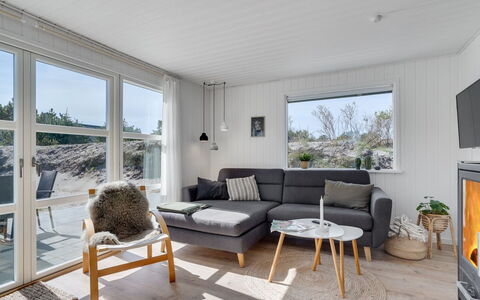 Gillis - 900M from the Sea: Holz, Flooring, Möbel, Zuhause, Wohnzimmer, Couch, Hartholz, Hütte, Holzboden