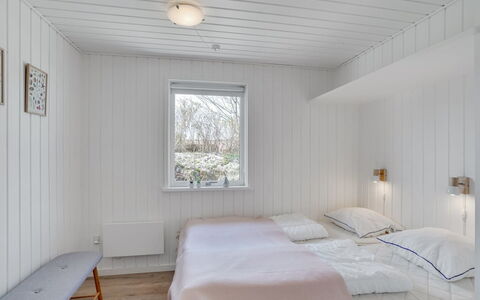 Gillis - 900M from the Sea: Holz, Decke, Schlafzimmer, Flooring, Zuhause, Fussboden, Bedding, Bett, Planke, Bettdecke