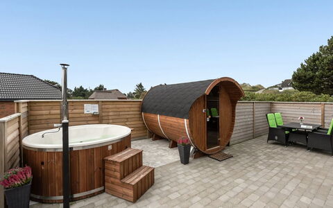Ulva - 400M from the Sea: Die Architektur, Dach, Zuhause, Verbundwerkstoff, Daylighting, Abstellgleis, Auffahrt