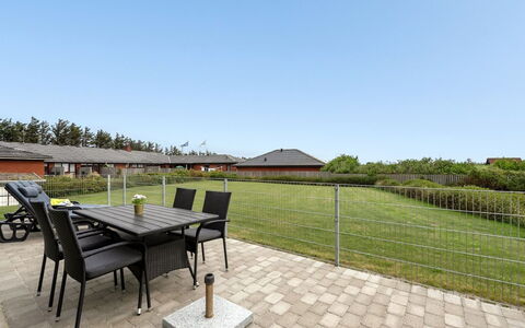 Ulva - 400M from the Sea: Die Architektur, Dach, Zuhause, Verbundwerkstoff, Daylighting, Abstellgleis, Auffahrt