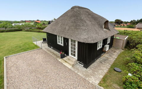 Ulva - 400M from the Sea: Die Architektur, Dach, Zuhause, Verbundwerkstoff, Daylighting, Abstellgleis, Auffahrt