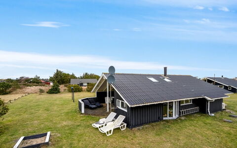 Marisol - 600M to the Fjord: Decke, Flooring, Interior Design, Fussboden, Verbundwerkstoff, Möbel, Resort, Hotel, Design, Daylighting