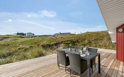 Emelie - 200M from the Sea