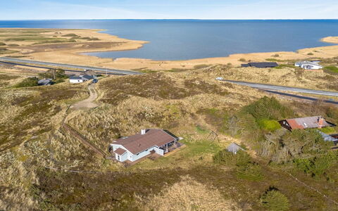 Sutere - 200M to the Fjord: Haus, Dach, Zuhause, Hütte, Schuppen, Gartenbauten, Abstellgleis, Garten, Blockhaus, Hütte