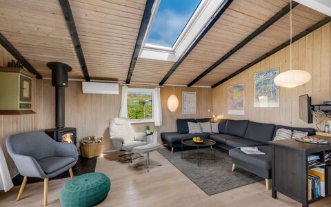 Friedel - 150M from the Sea: Interior Design, Holz, Decke, Flooring, Fussboden, Möbel, Wohnzimmer, Couch, Zimmer, Zuhause
