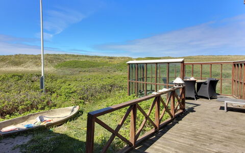 Egidia - 50M from the Sea: Möbel, Interior Design, Stuhl, Flooring, Tabelle, Resort, Fussboden, Decke, Zimmer, Eco Hotel