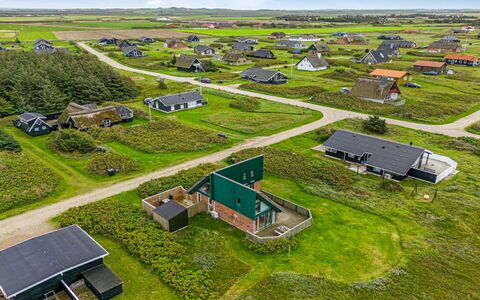 Balthasar - 200M from the Sea: Holz, Dach, Die Architektur, Zuhause, Haus, Hütte, Abstellgleis, Hartholz, Steigung, Estate